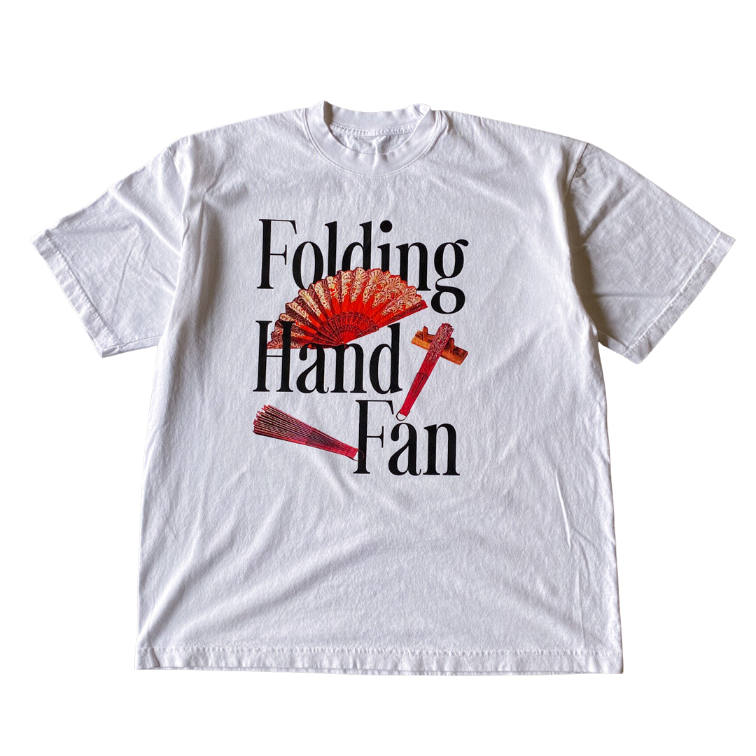 folding-hand-fan-tee-atthemoment