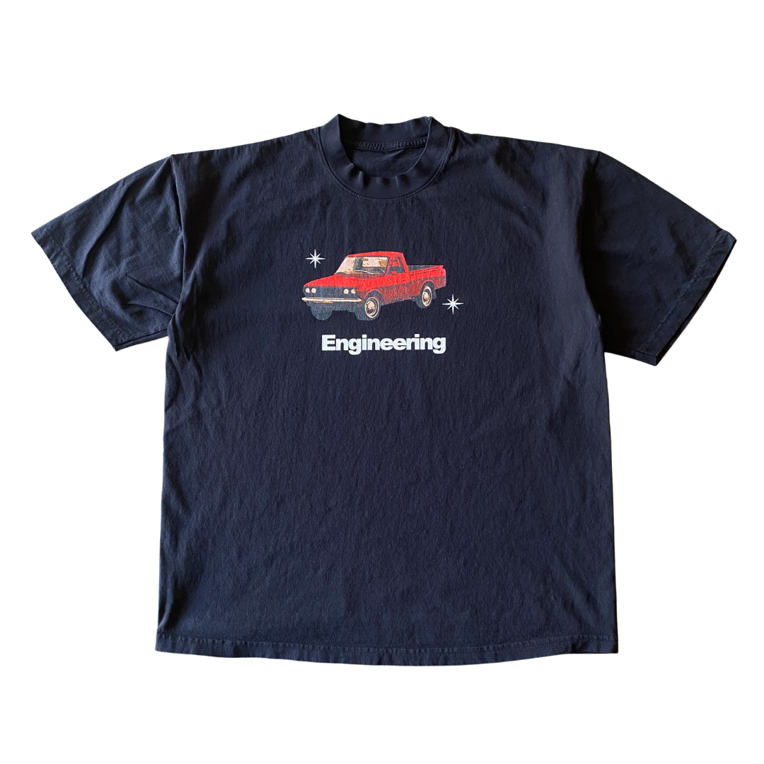 Technisches rotes Truck-T-Shirt