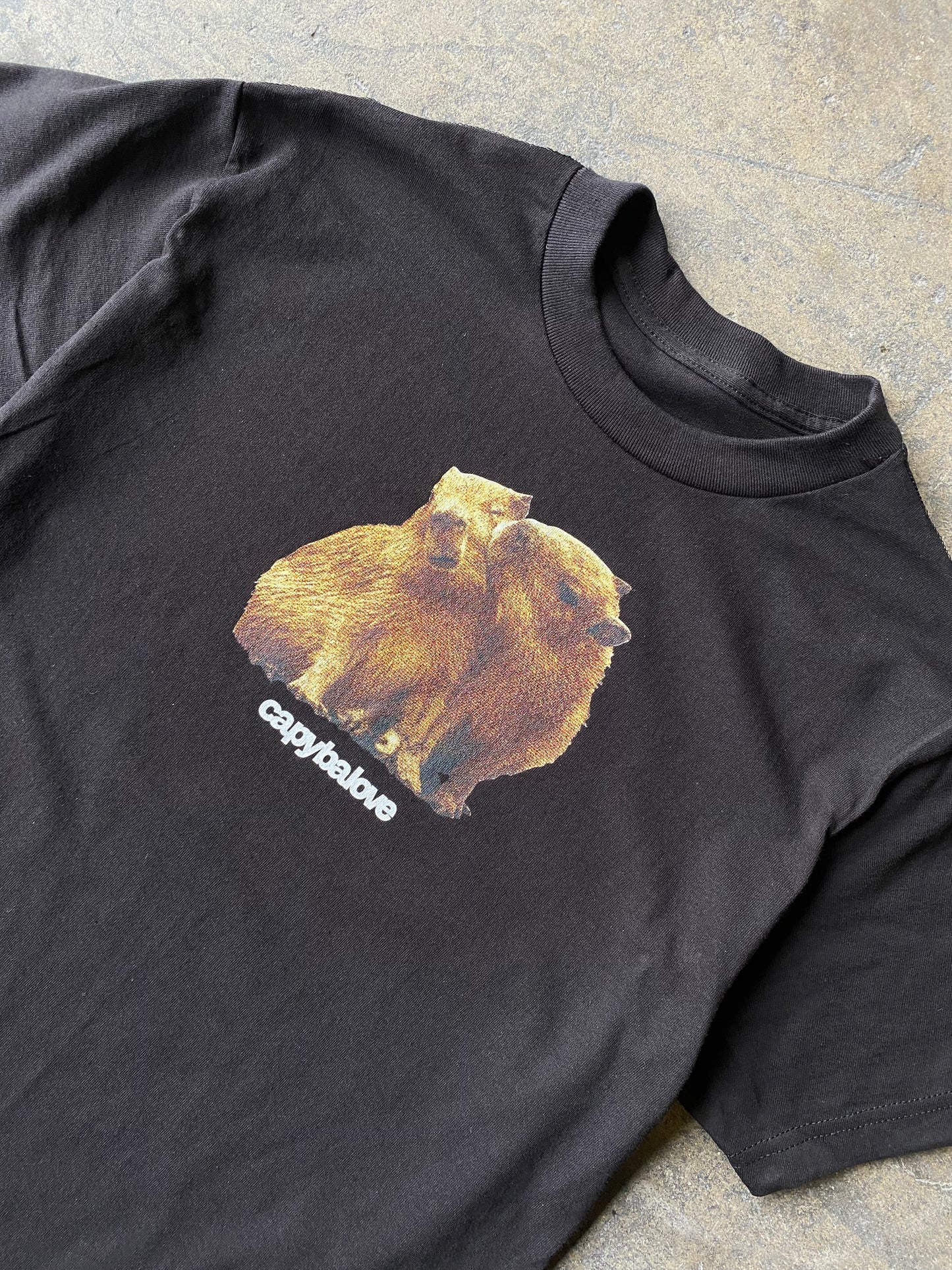 Capybalove Tee