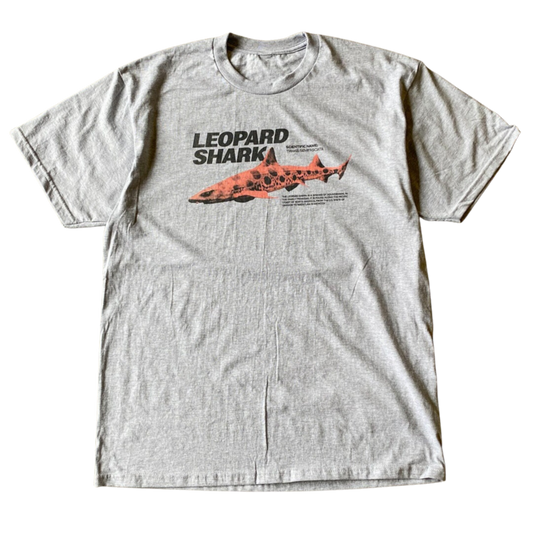 T-shirt requin léopard