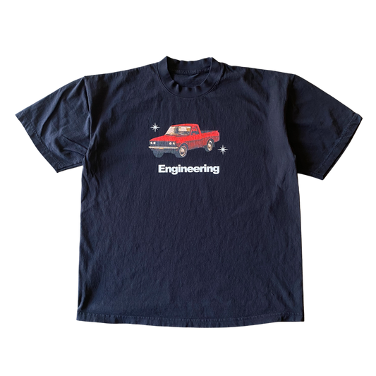 T-shirt de camion rouge d'ingénierie