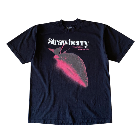 Halbes Erdbeer-T-Shirt